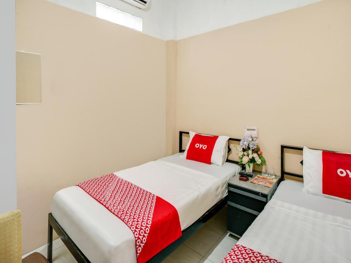 Oyo 90024 Botania Homestay & Cafe Nongsa Luaran gambar