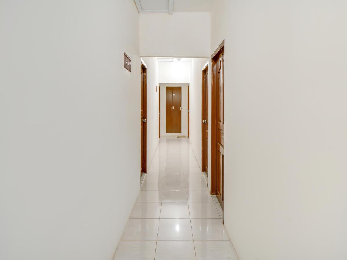Oyo 90024 Botania Homestay & Cafe Nongsa Luaran gambar