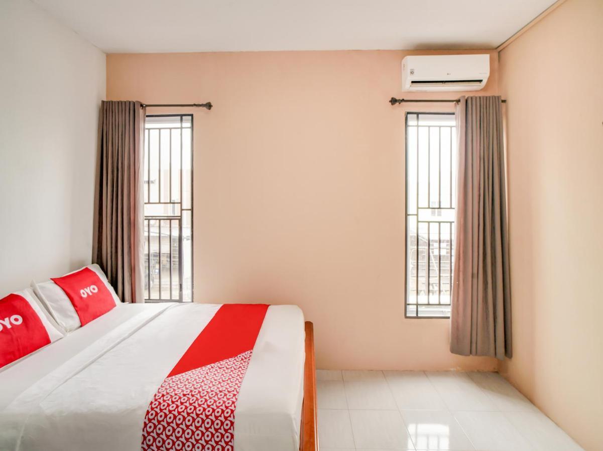 Oyo 90024 Botania Homestay & Cafe Nongsa Luaran gambar