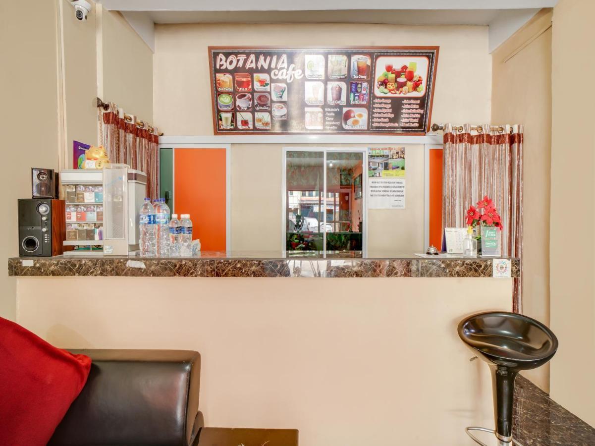 Oyo 90024 Botania Homestay & Cafe Nongsa Luaran gambar