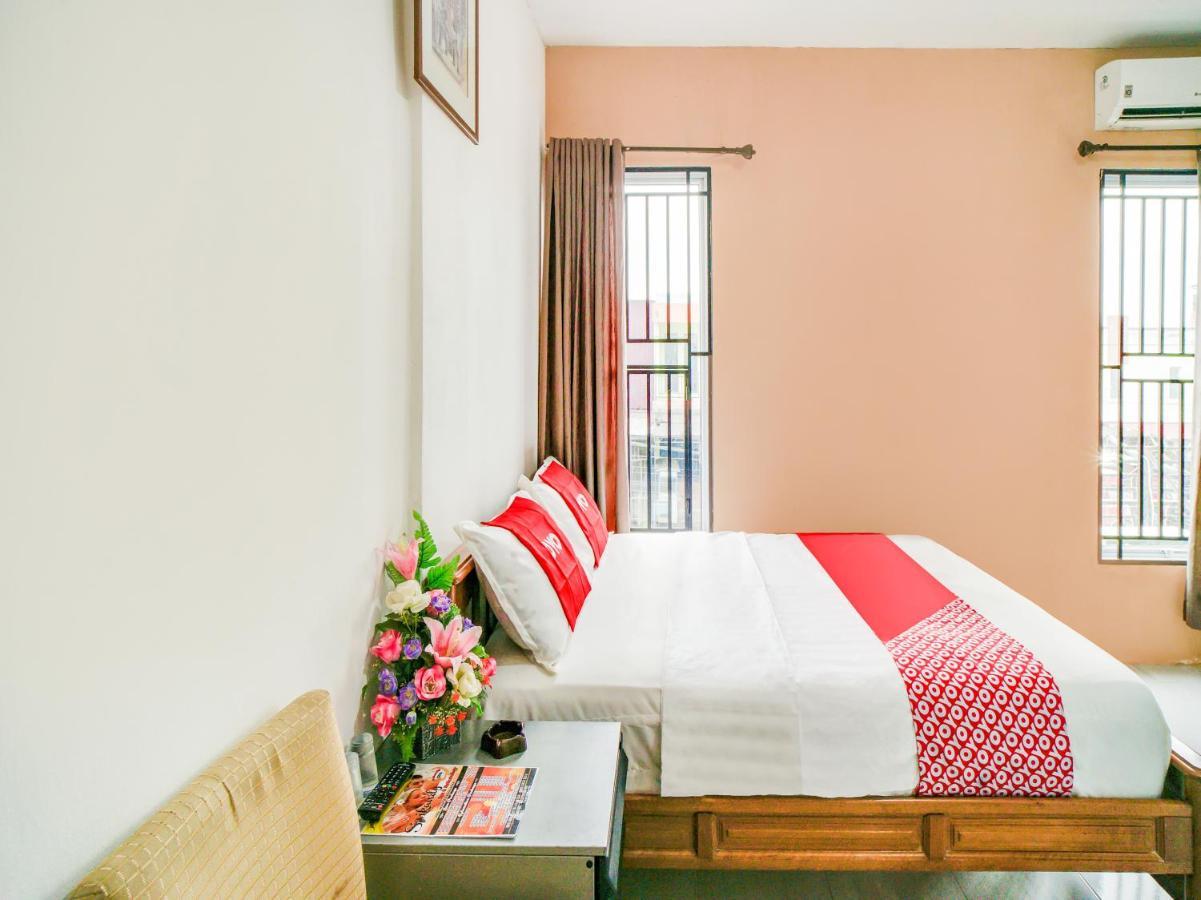 Oyo 90024 Botania Homestay & Cafe Nongsa Luaran gambar